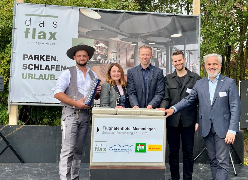 Glass Bau Zeitkapsel Flughafen Memmingen